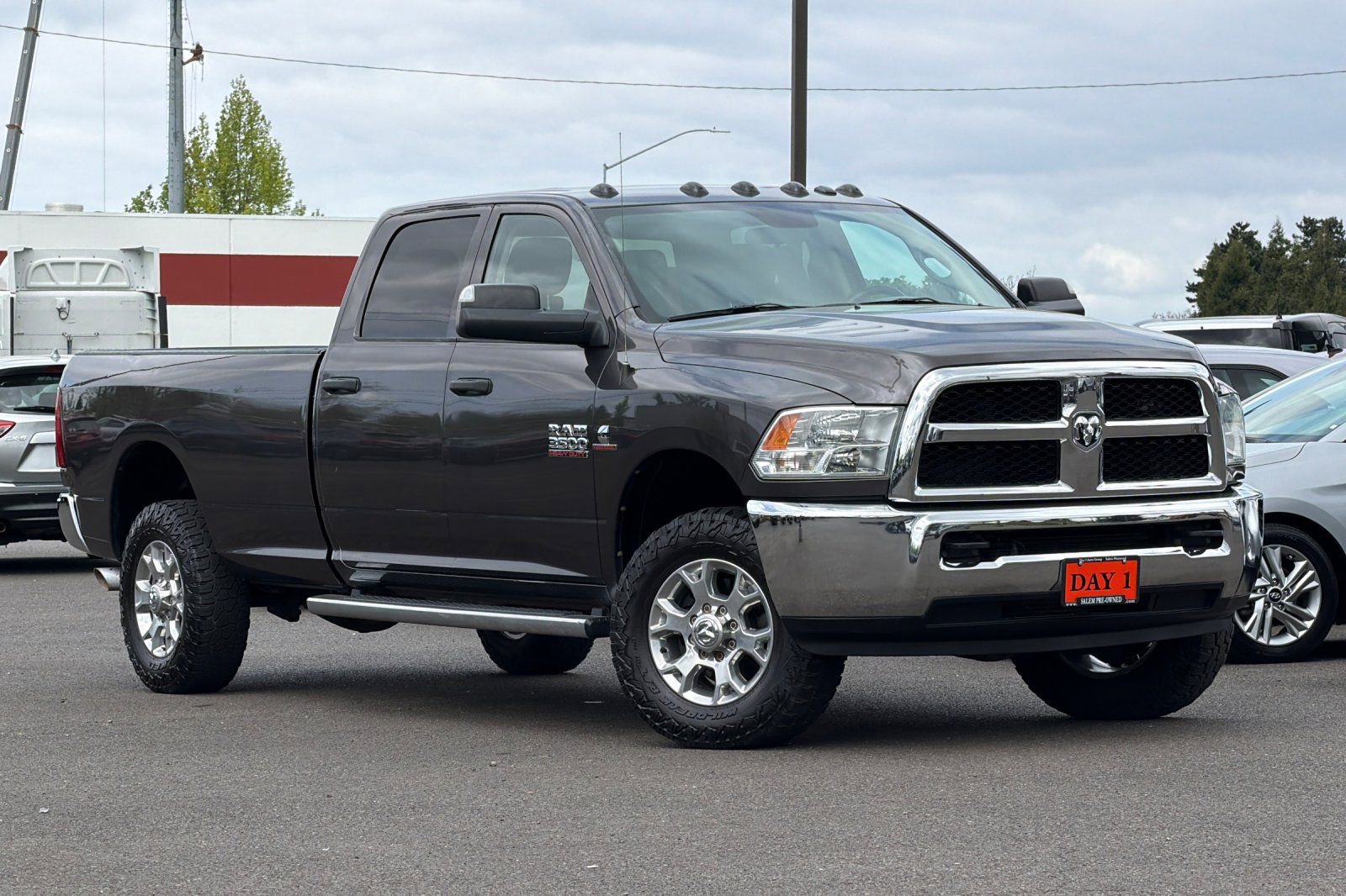 Used 2017 RAM 3500 Tradesman w/ Chrome Appearance Group AWD/4WD image 2