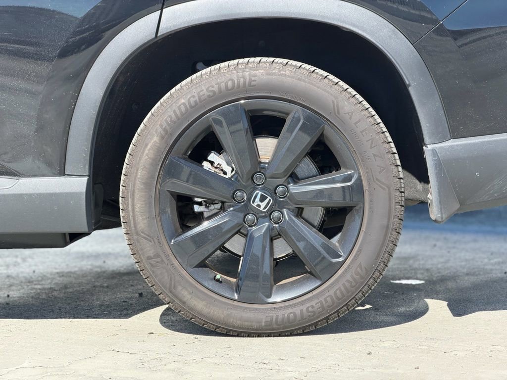 Used 2025 Honda Pilot Black Edition image 2