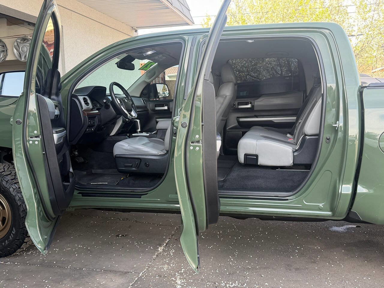 Used 2021 Toyota Tundra Limited w/ Limited Premium Package image 25