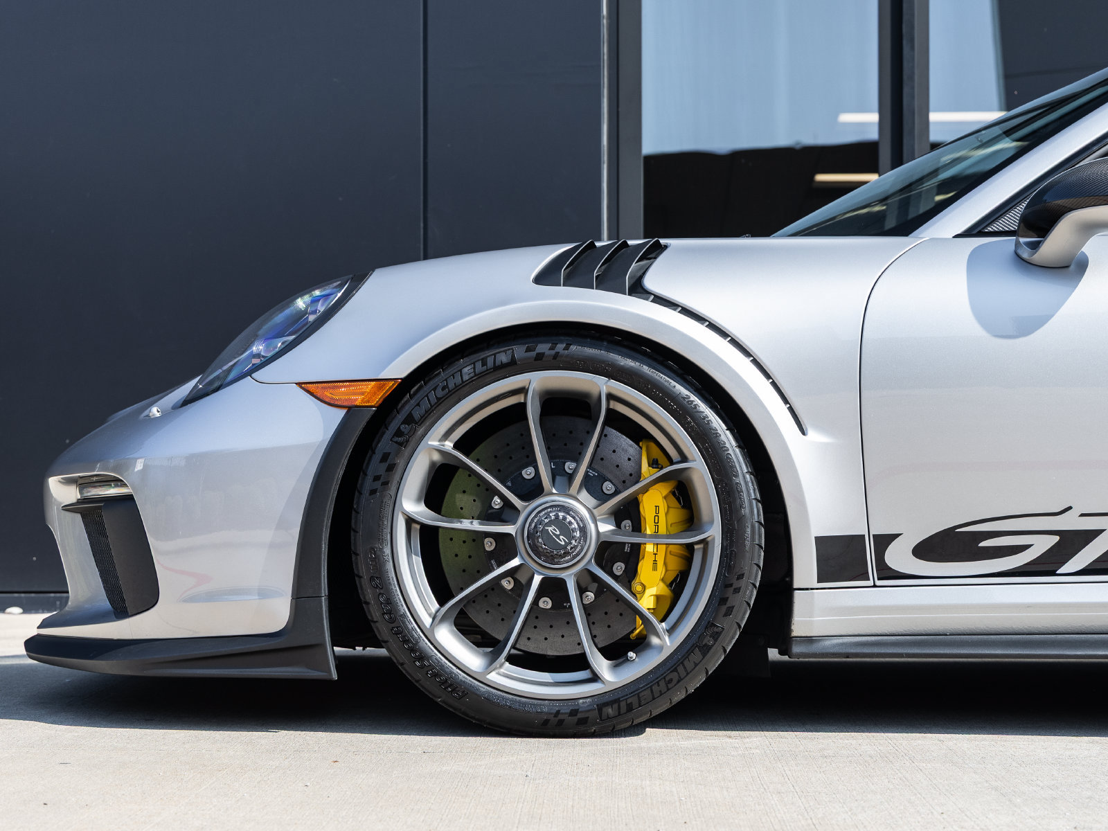 Certified 2019 Porsche 911 GT3 RS RWD image 13