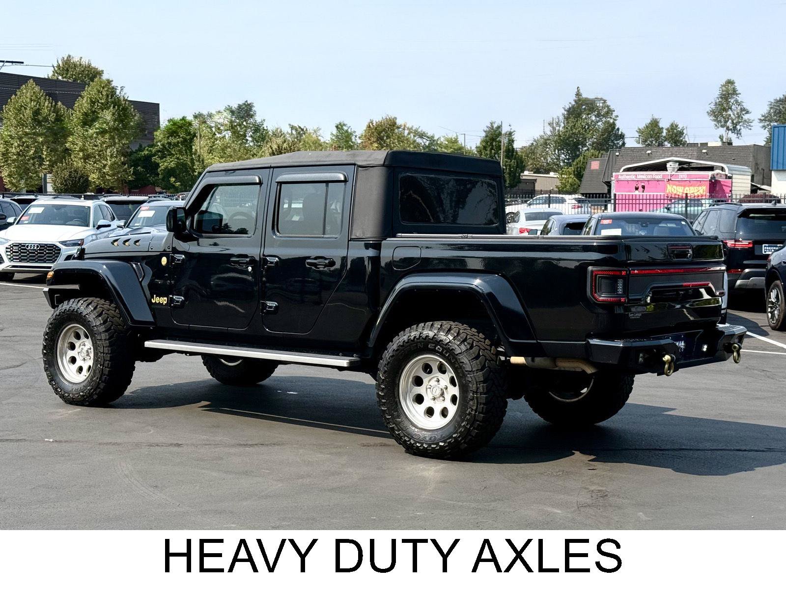 Used 2023 Jeep Gladiator Sport AWD/4WD image 7