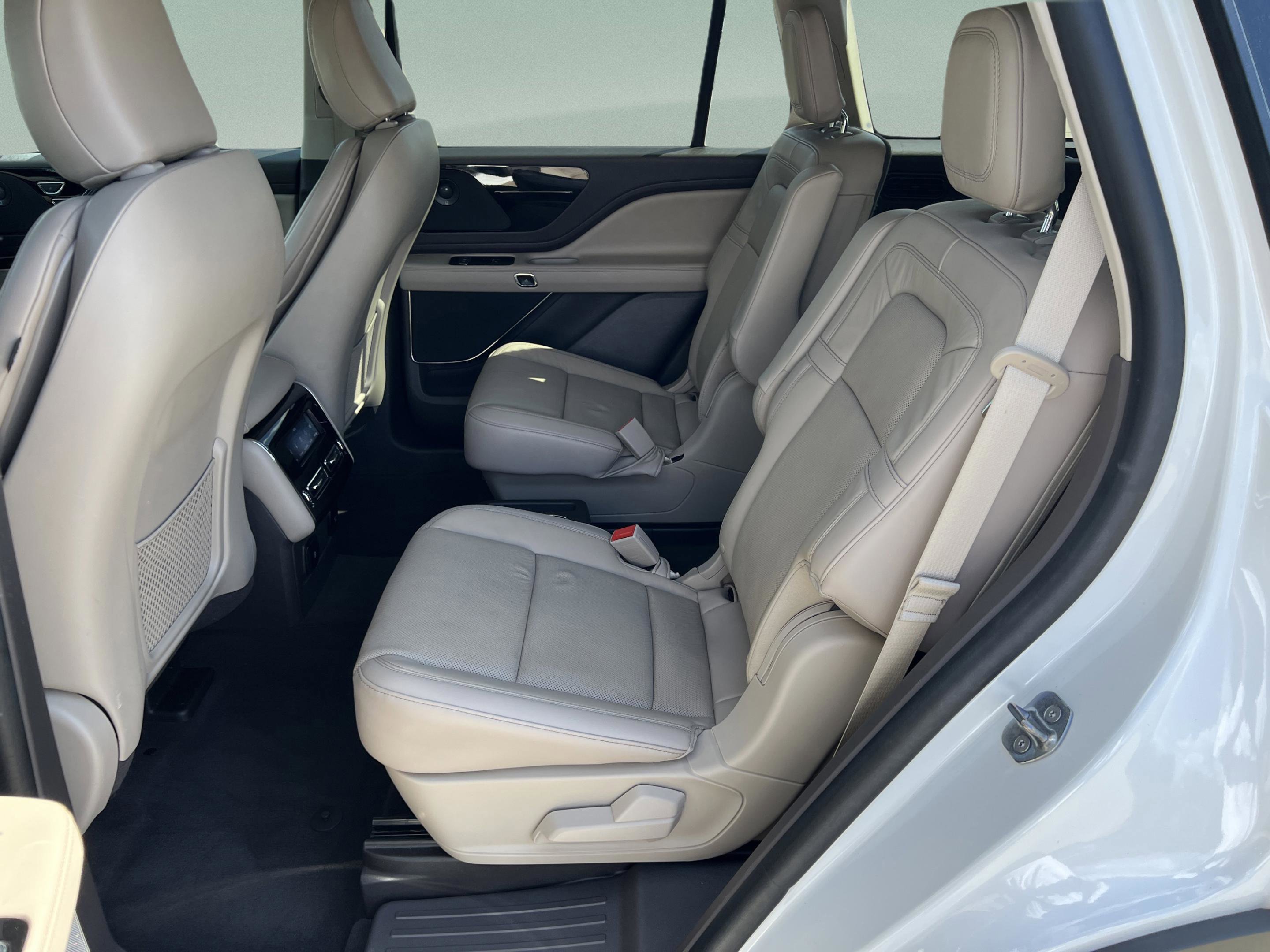 Used 2023 Lincoln Aviator Reserve w/ Equipment Group 201A image 26