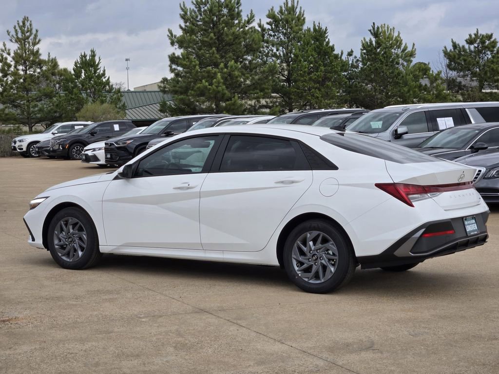 New 2026 Hyundai Elantra Blue FWD image 3