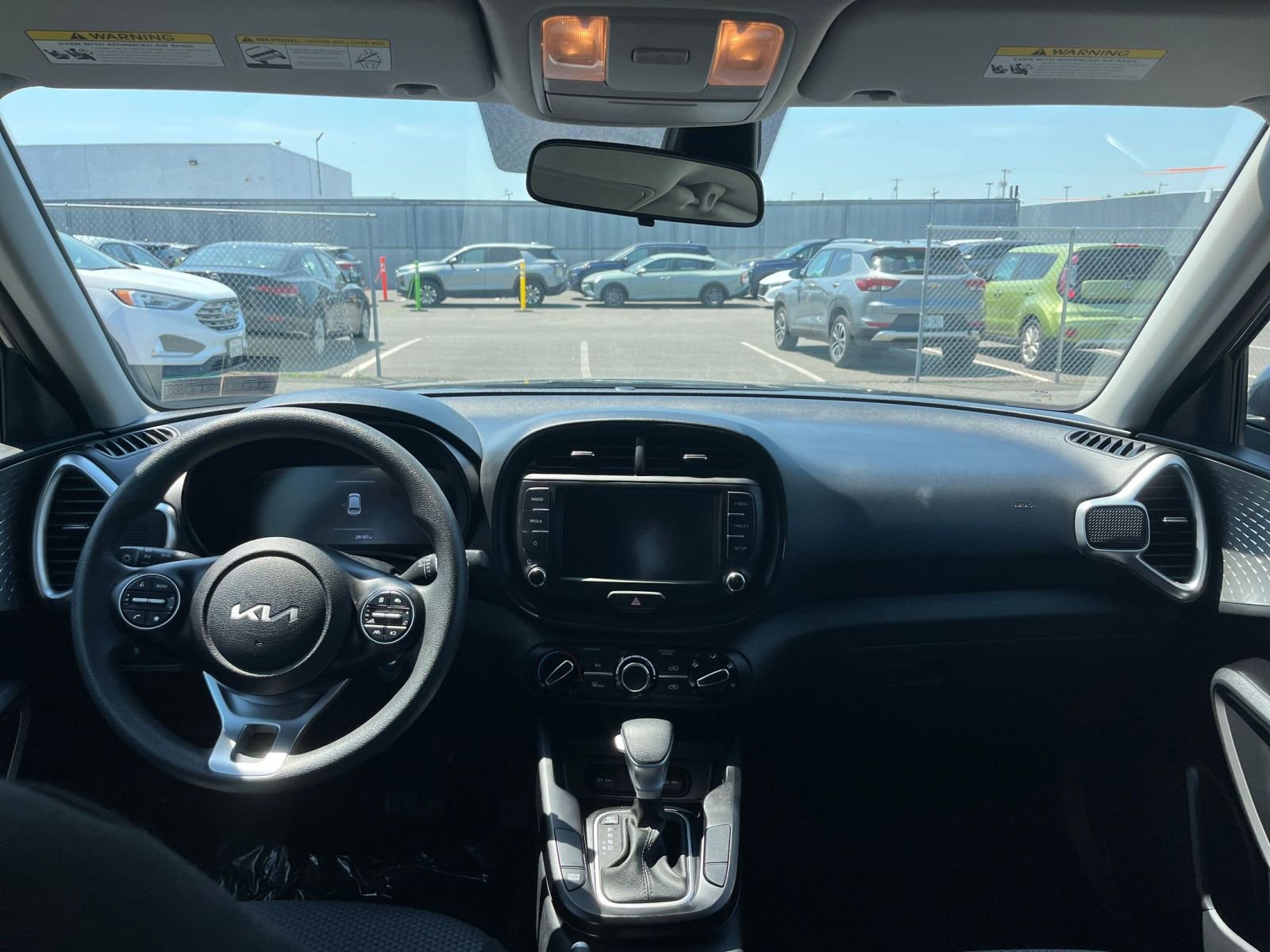 Used 2025 Kia Soul LX w/ LX Technology Package FWD image 30