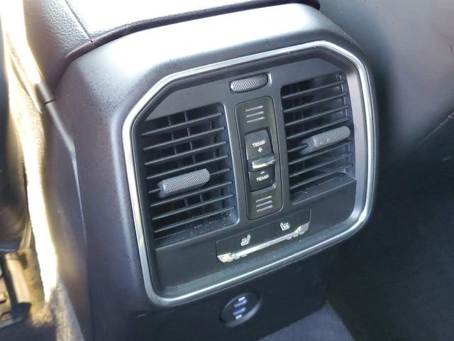 Used 2022 Porsche Macan Base image 15