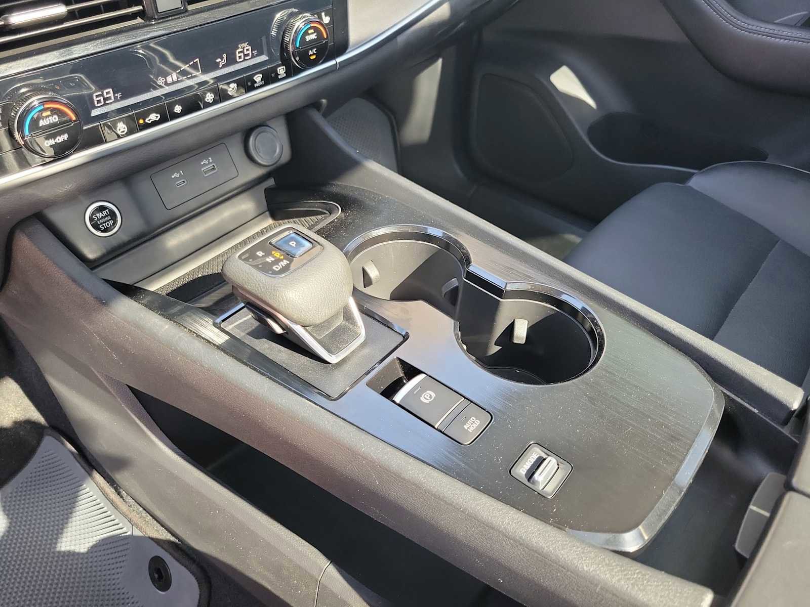 Used 2021 Nissan Rogue SV w/ Premium Package image 13