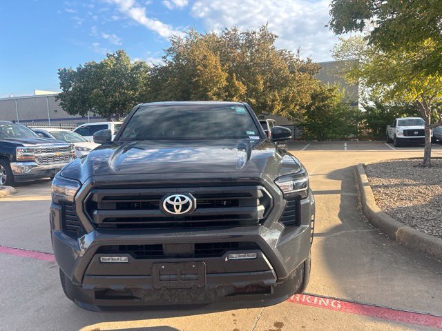 Used 2025 Toyota Tacoma SR5 w/ SR5 Upgrade Package AWD/4WD image 2