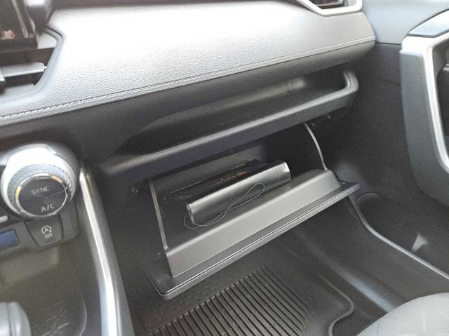 Used 2022 Toyota RAV4 XLE image 22