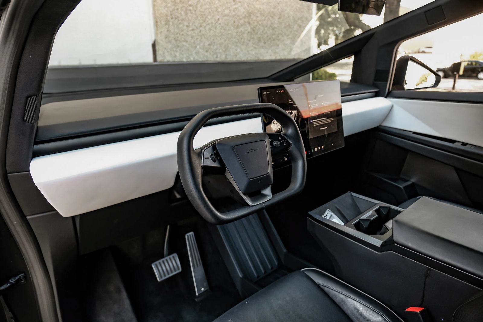 Used 2024 Tesla Cybertruck AWD Crew Cab image 2
