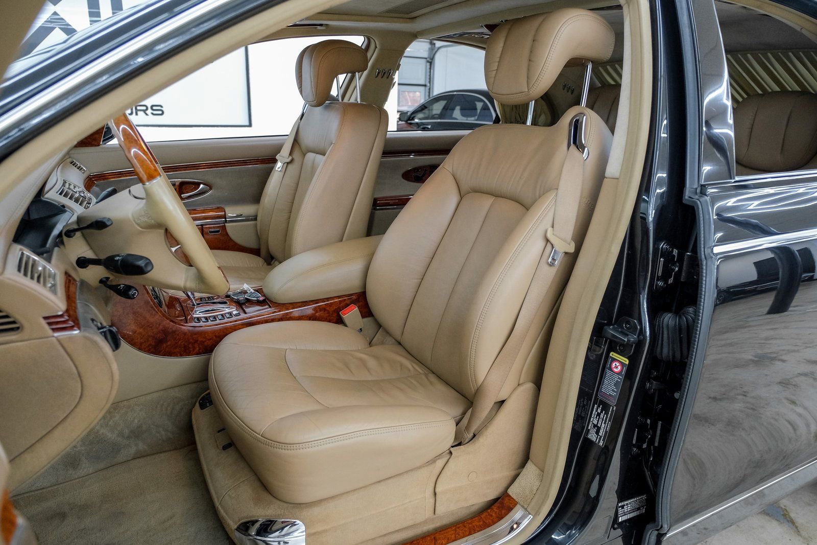 Used 2005 Maybach 57 image 31