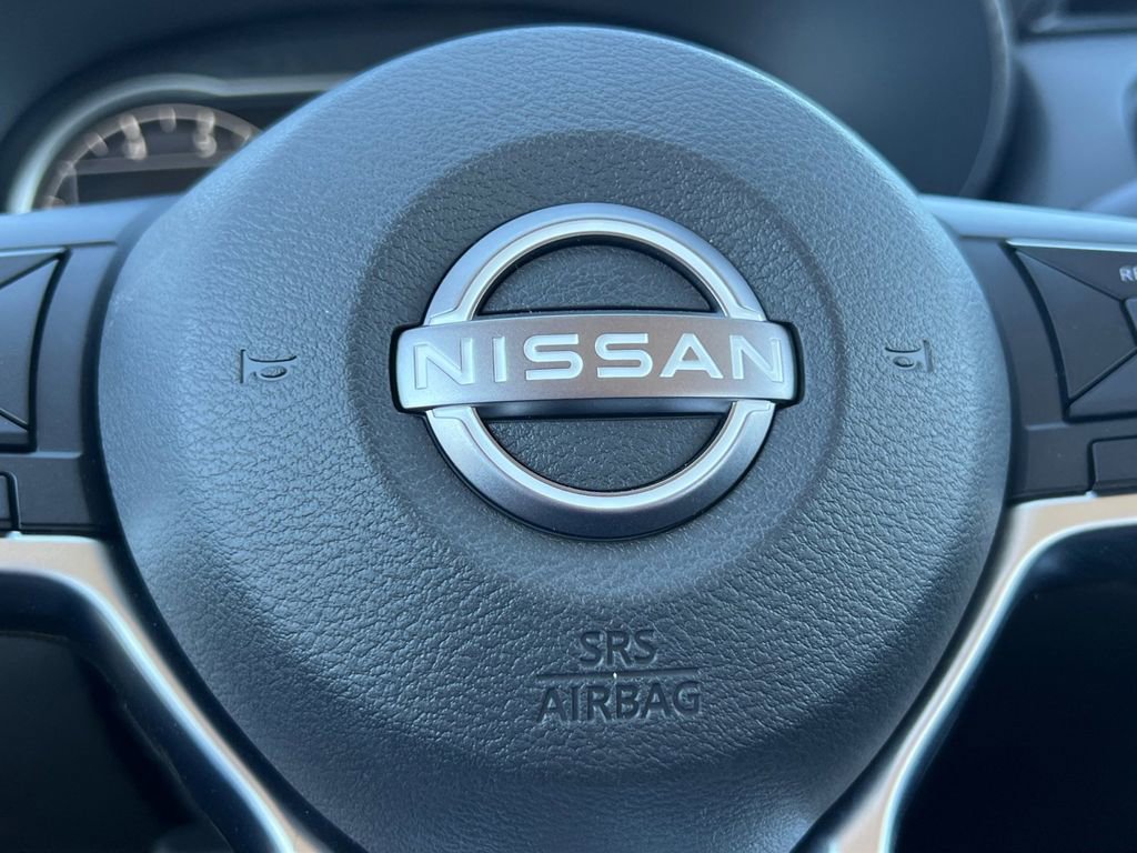 New 2025 Nissan Versa SR image 5