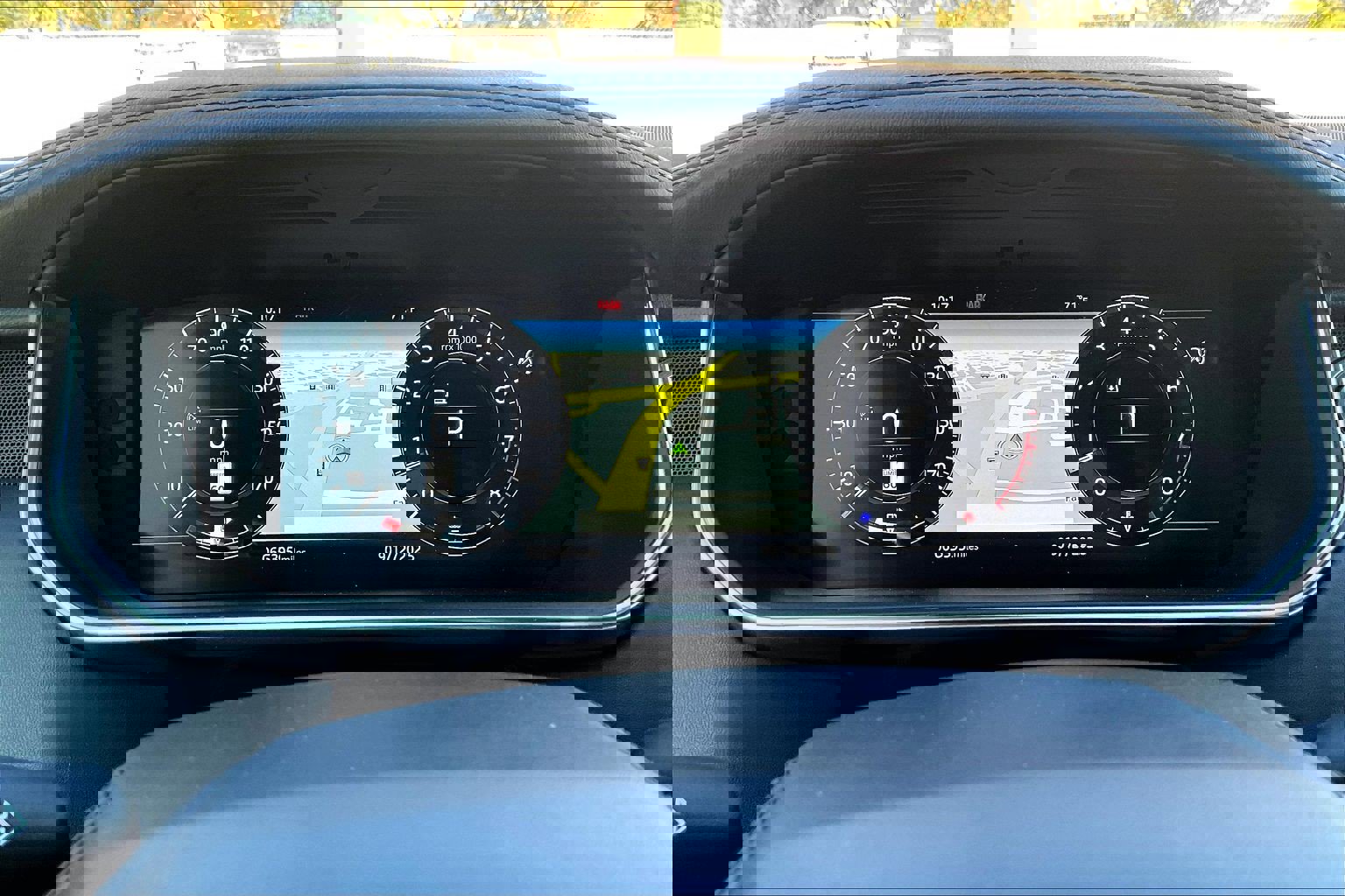 Used 2020 Land Rover Range Rover HSE image 25