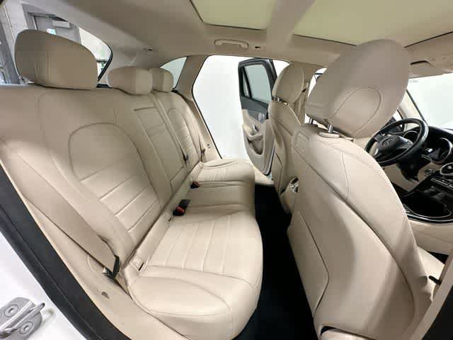 Used 2018 Mercedes-Benz GLC 300 4MATIC image 25