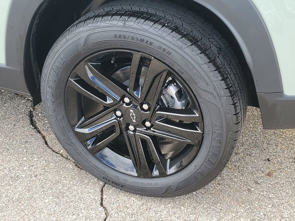 Used 2025 Chevrolet Trax ACTIV w/ Driver Confidence Package image 32