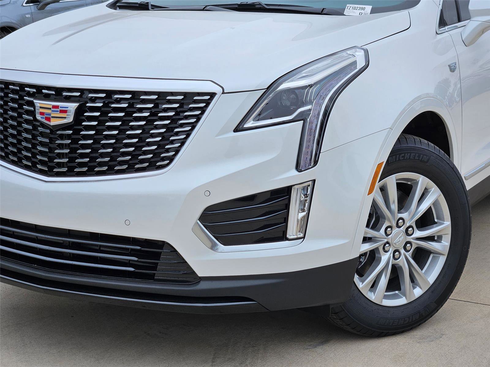 New 2026 Cadillac XT5 Luxury w/ LPO, Floor Liner Package FWD image 7