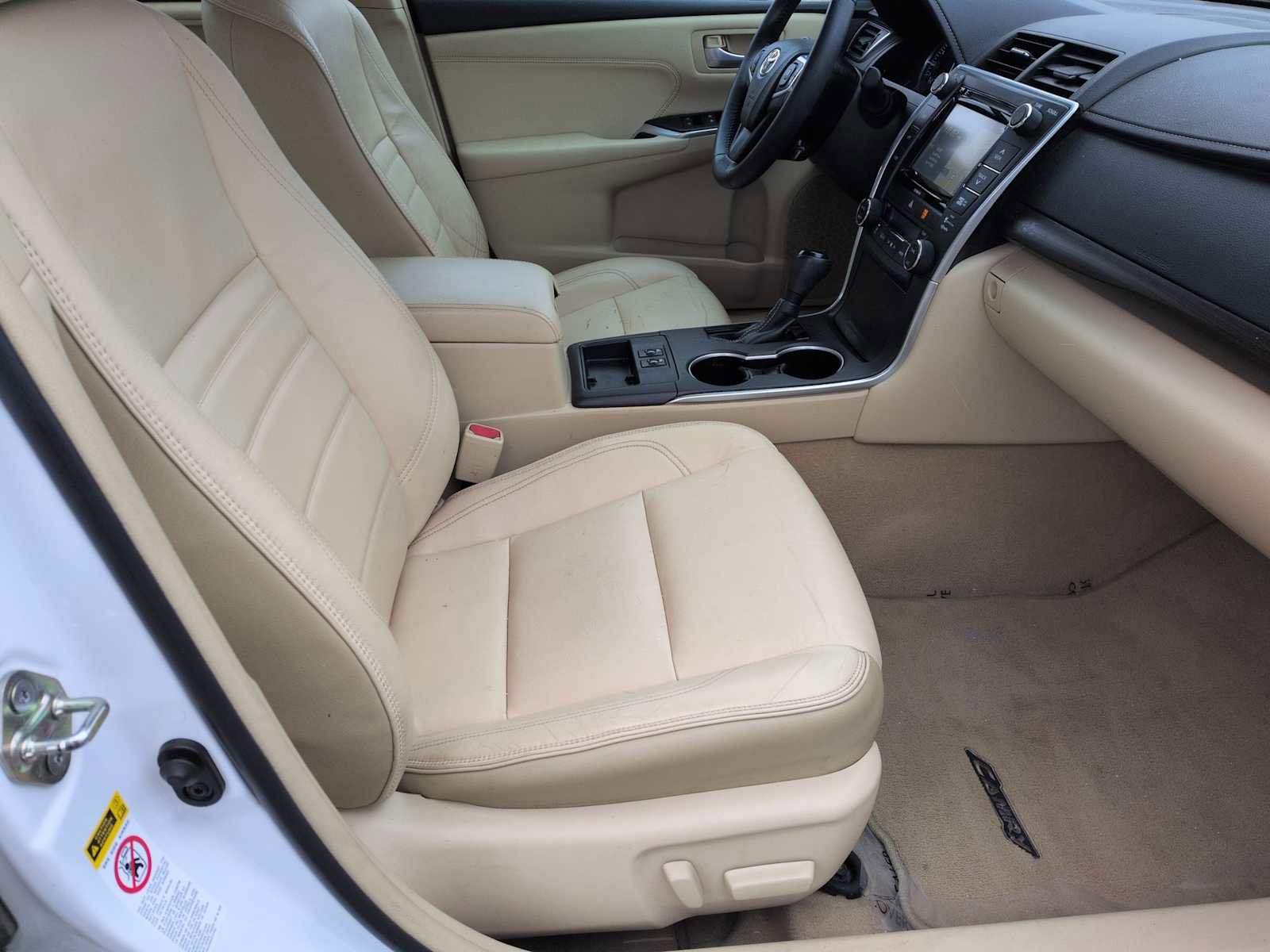 Used 2016 Toyota Camry XLE w/ Moonroof Package image 22