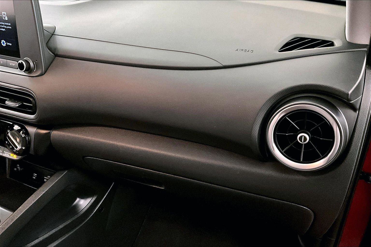 Used 2022 Hyundai Kona SEL image 15