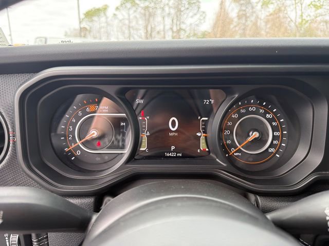 Used 2025 Jeep Wrangler Rubicon w/ Convenience Group image 5