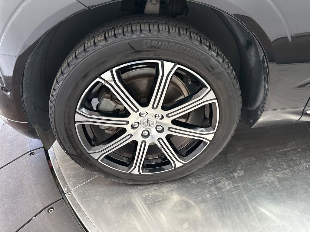 Used 2018 Volvo XC60 T6 Inscription w/ Luxury Seat Package image 28