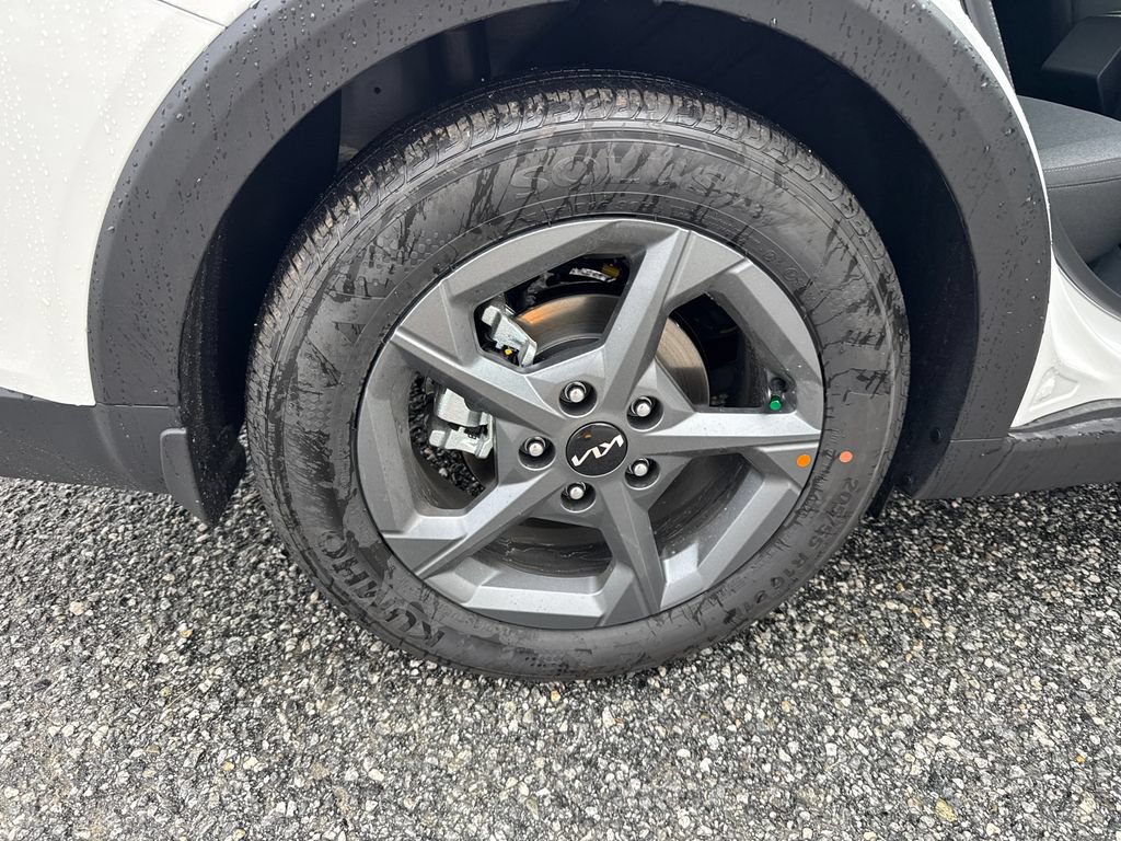 New 2025 Kia K4 FWD image 17