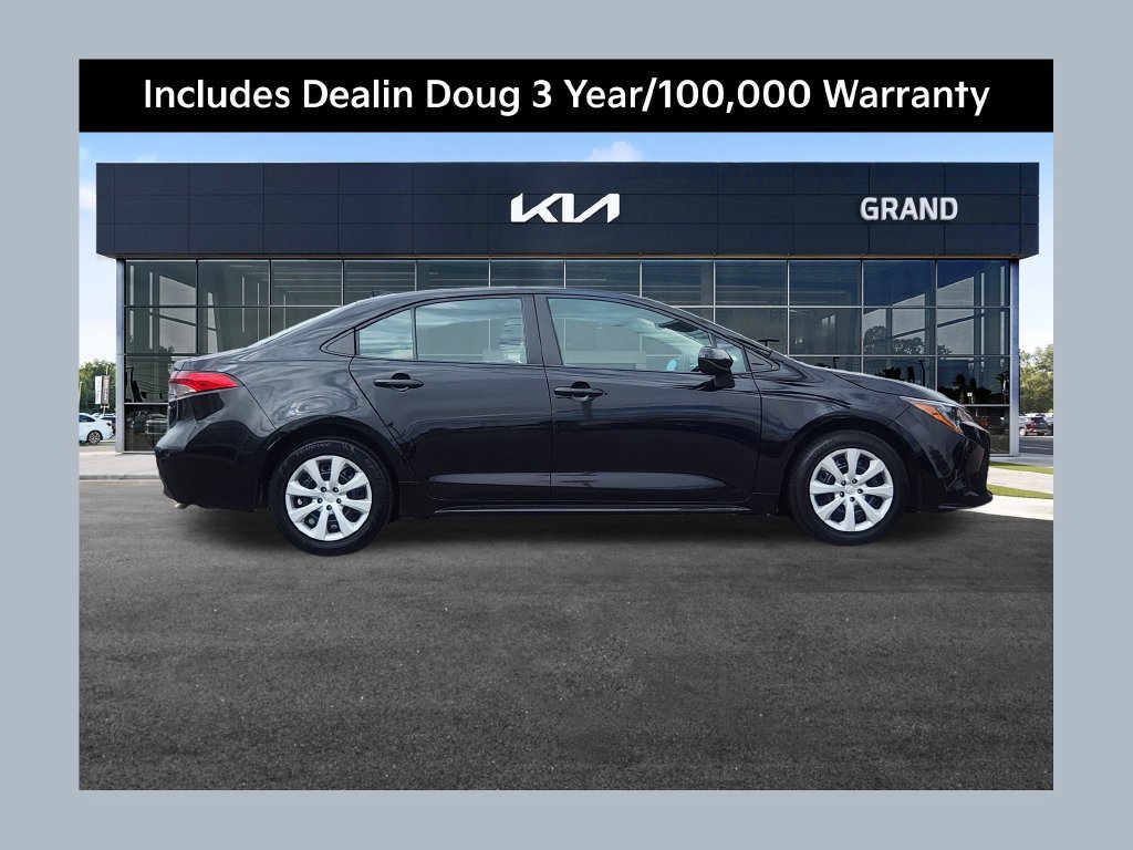 Used 2024 Toyota Corolla LE FWD image 1