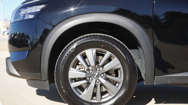 Used 2024 Nissan Pathfinder SV image 5