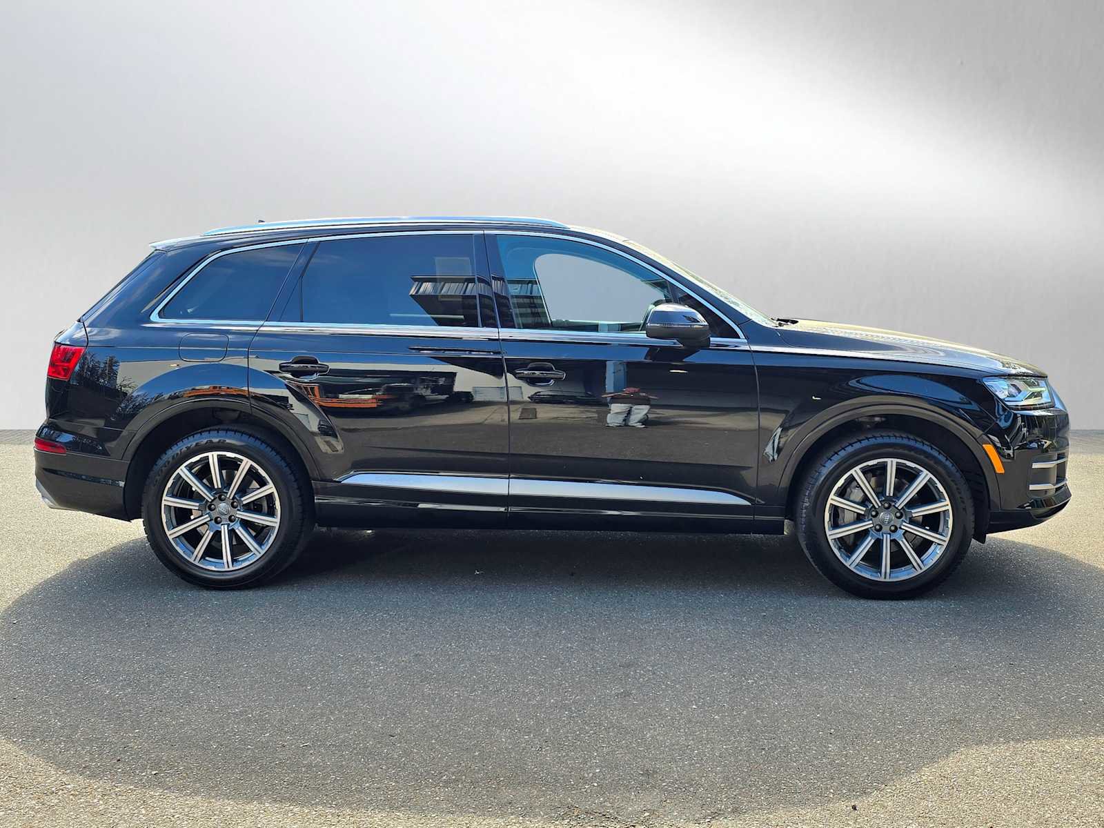 Used 2017 Audi Q7 2.0T Premium Plus AWD/4WD image 2