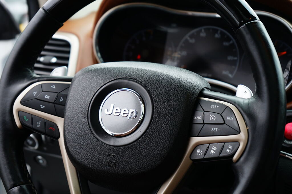 Used 2015 Jeep Grand Cherokee Summit image 19