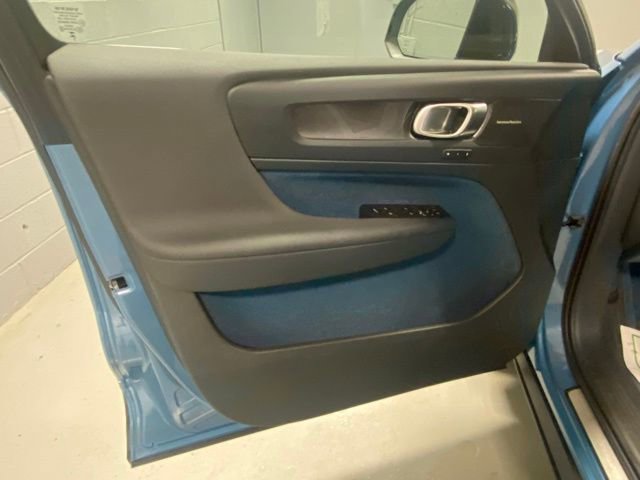 Certified 2023 Volvo C40 P8 Recharge Ultimate w/ Protection Package Premier image 6