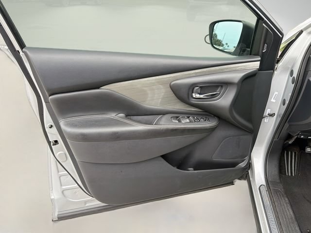 Used 2018 Nissan Murano SV FWD image 21