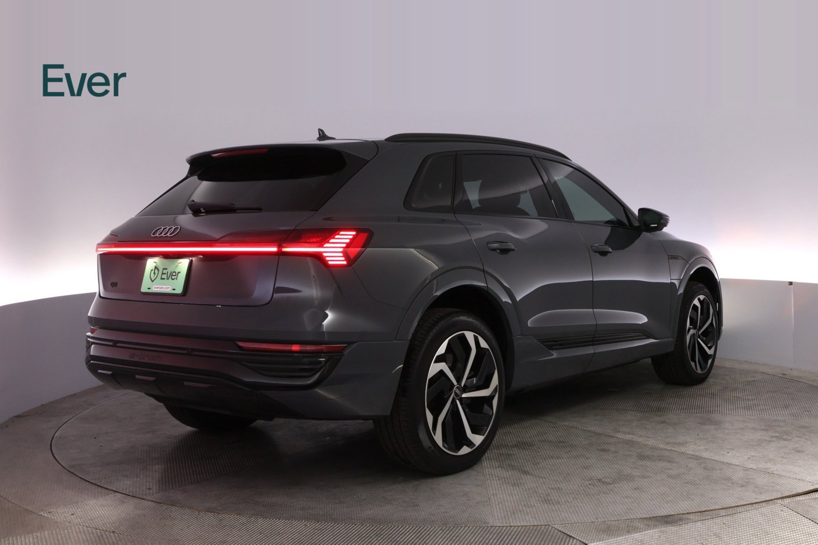 Used 2024 Audi Q8 e-tron Premium Plus w/ Prestige Package AWD/4WD image 3