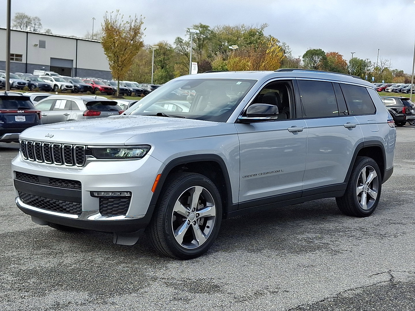 Used 2021 Jeep Grand Cherokee L Limited image 3