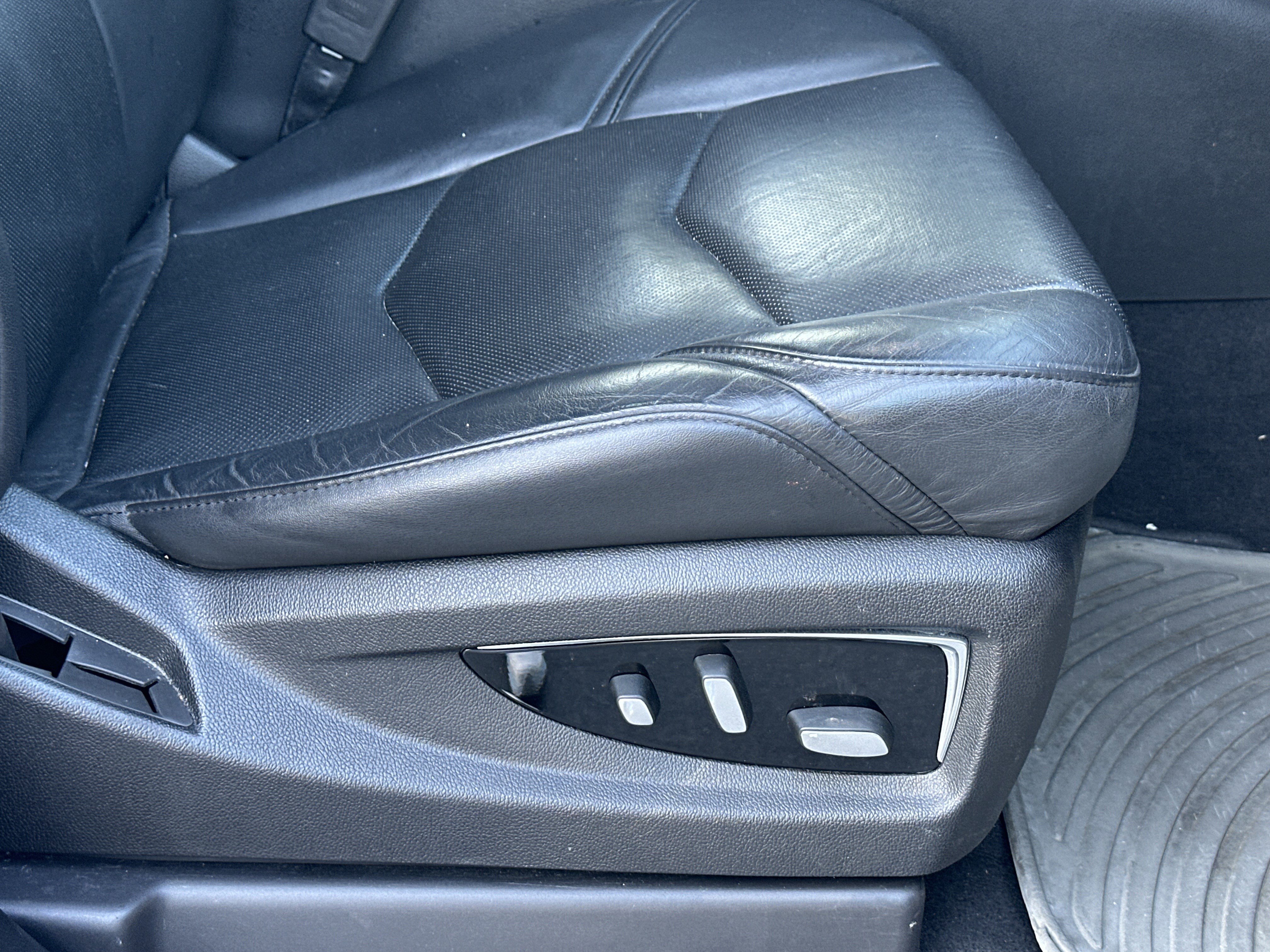 Used 2017 Cadillac Escalade Luxury image 17