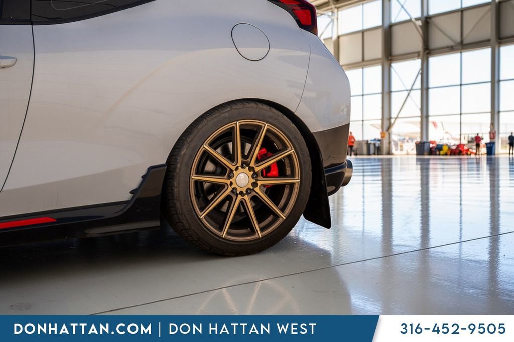 Used 2020 Hyundai Veloster N image 32