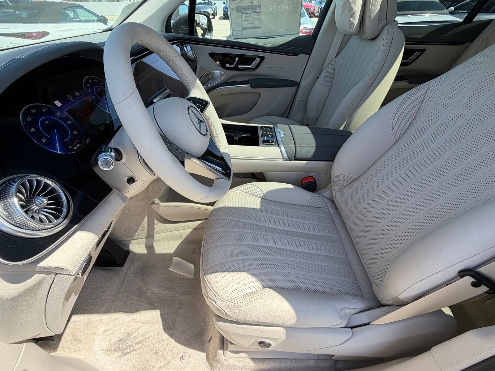 New 2026 Mercedes-Benz EQS 400 4MATIC SUV image 18
