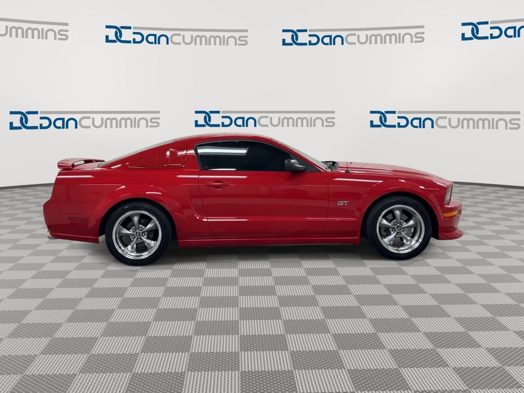 Used 2005 Ford Mustang GT RWD image 9