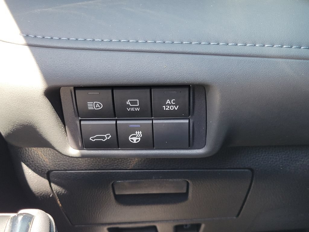 Used 2023 Toyota Highlander Platinum FWD image 12