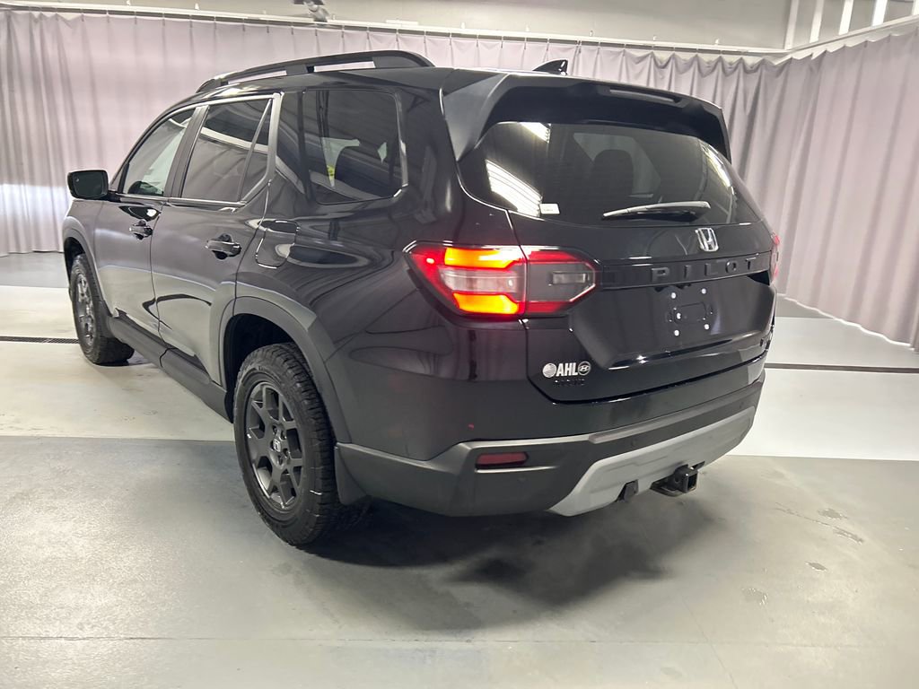 Used 2024 Honda Pilot TrailSport image 5
