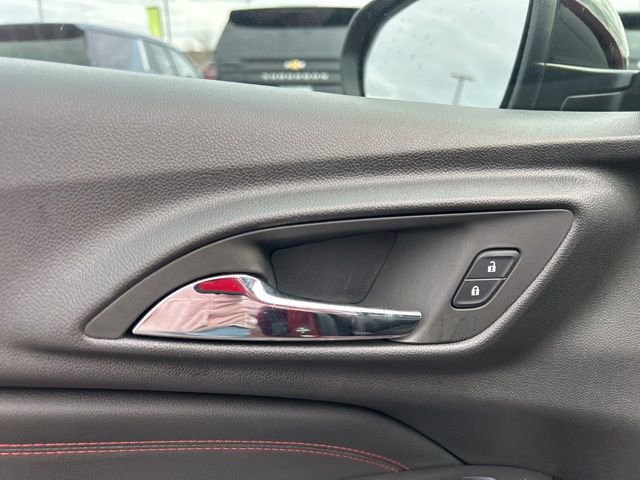 Certified 2025 Chevrolet Trax RS image 12