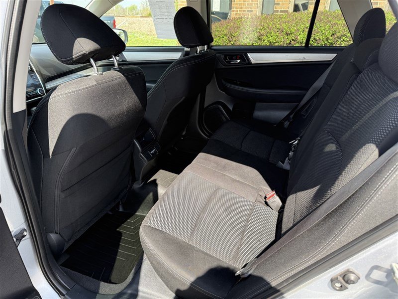 Used 2018 Subaru Outback 2.5i Premium AWD/4WD image 6