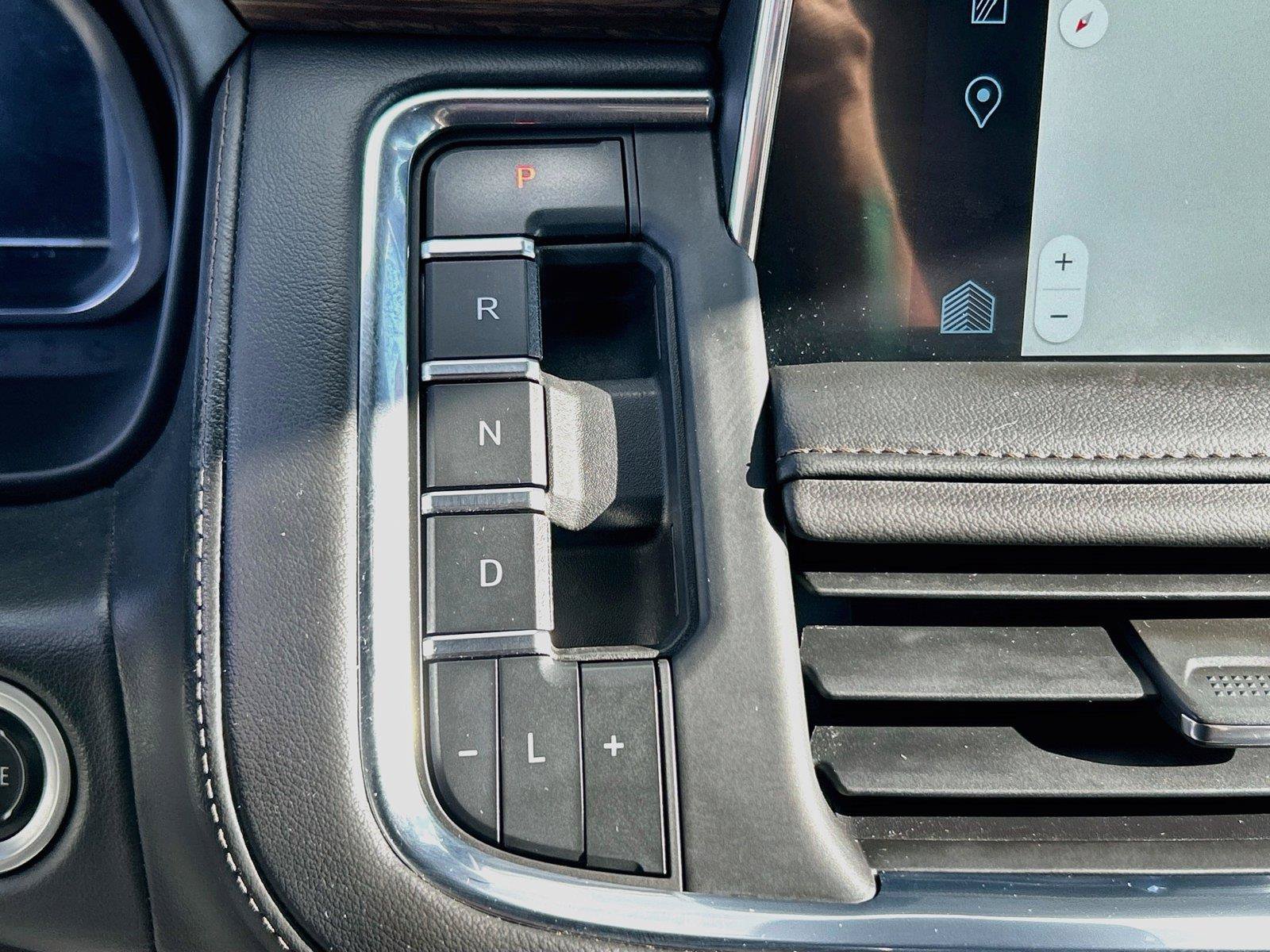 Used 2023 Chevrolet Tahoe High Country AWD/4WD image 32