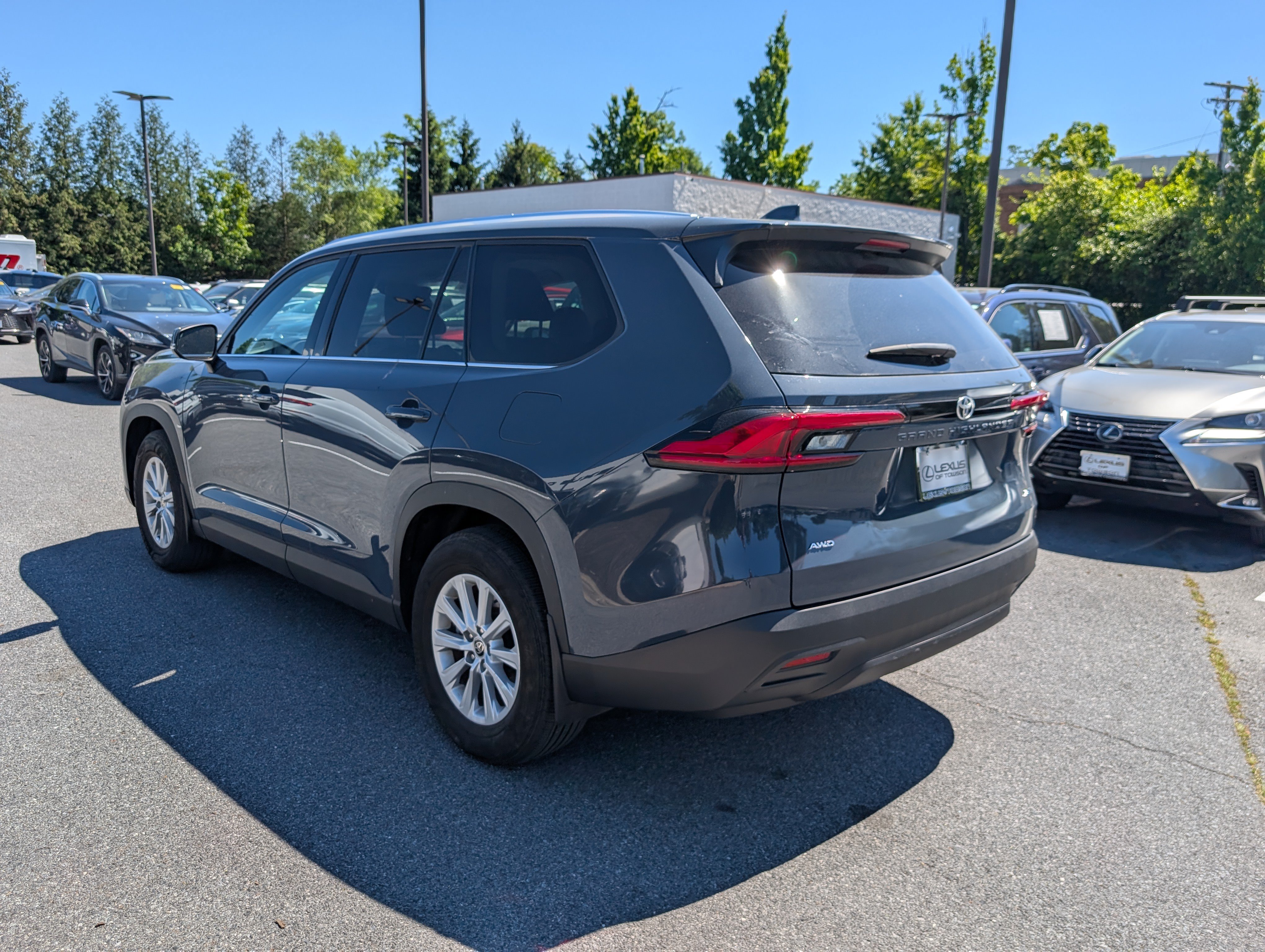 Used 2024 Toyota Grand Highlander AWD image 3
