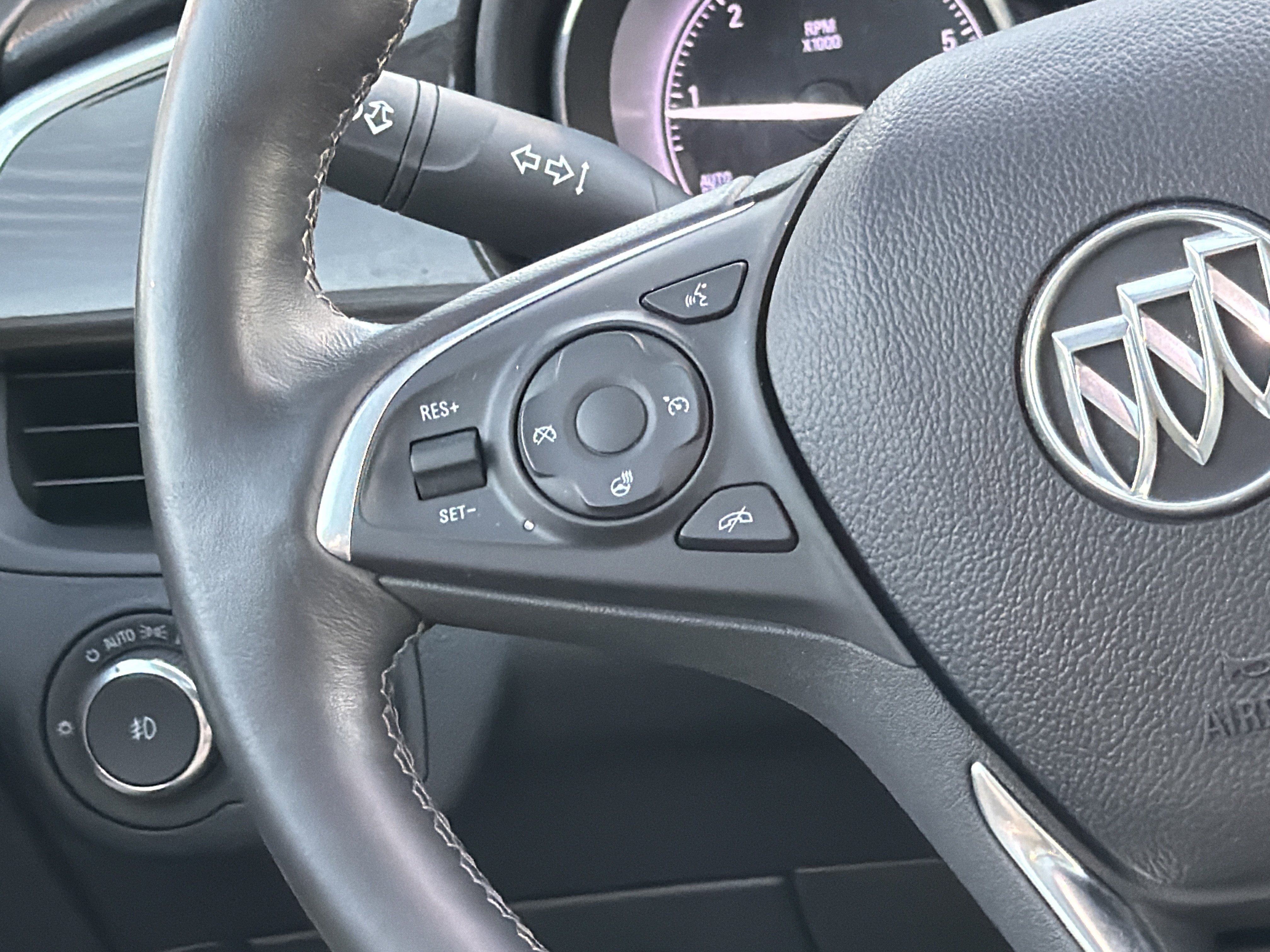 Used 2019 Buick Envision Essence image 19