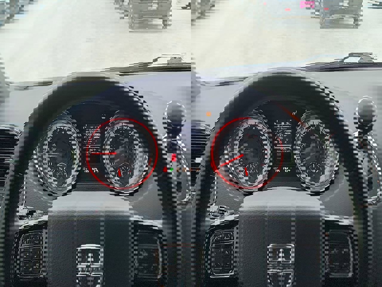 Used 2018 Dodge Grand Caravan SXT w/ Rear Park Assist Package image 15