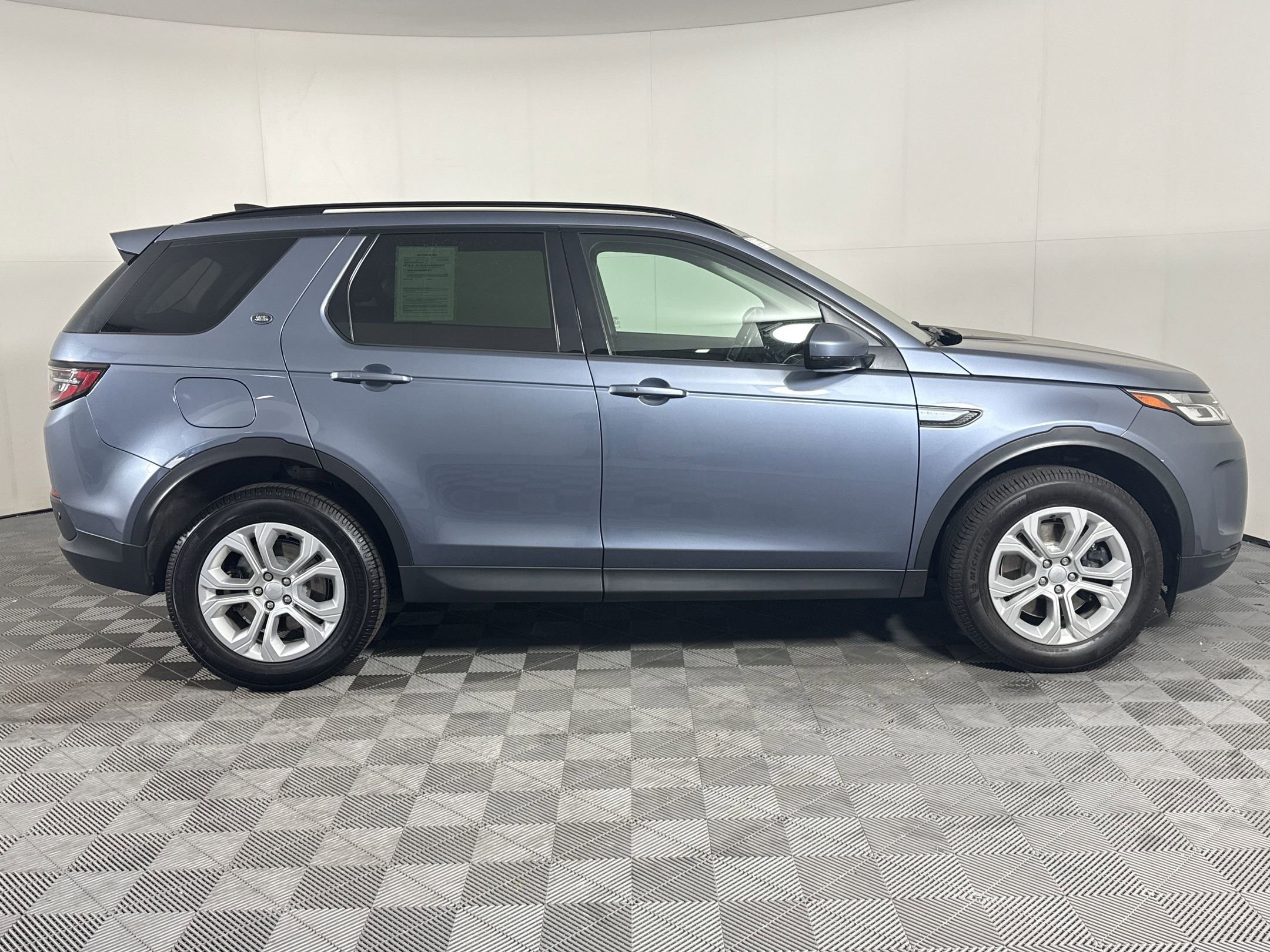 Used 2022 Land Rover Discovery Sport S image 8