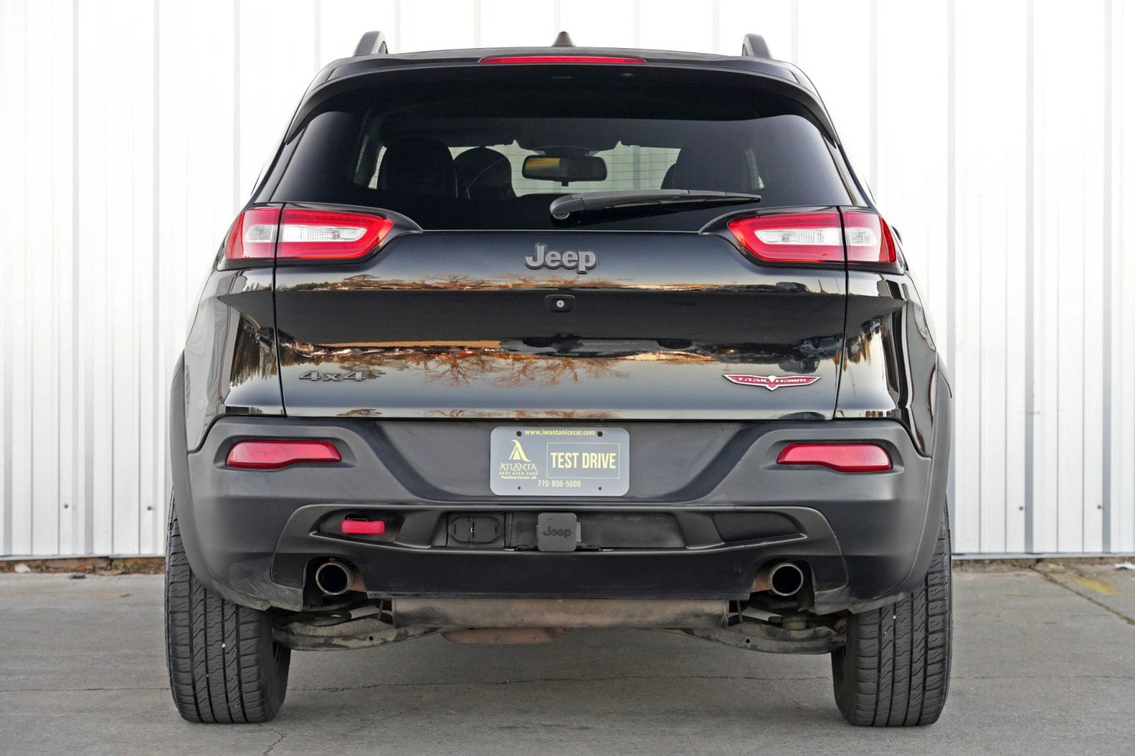 Used 2017 Jeep Cherokee Trailhawk w/ Cold Weather Group image 10