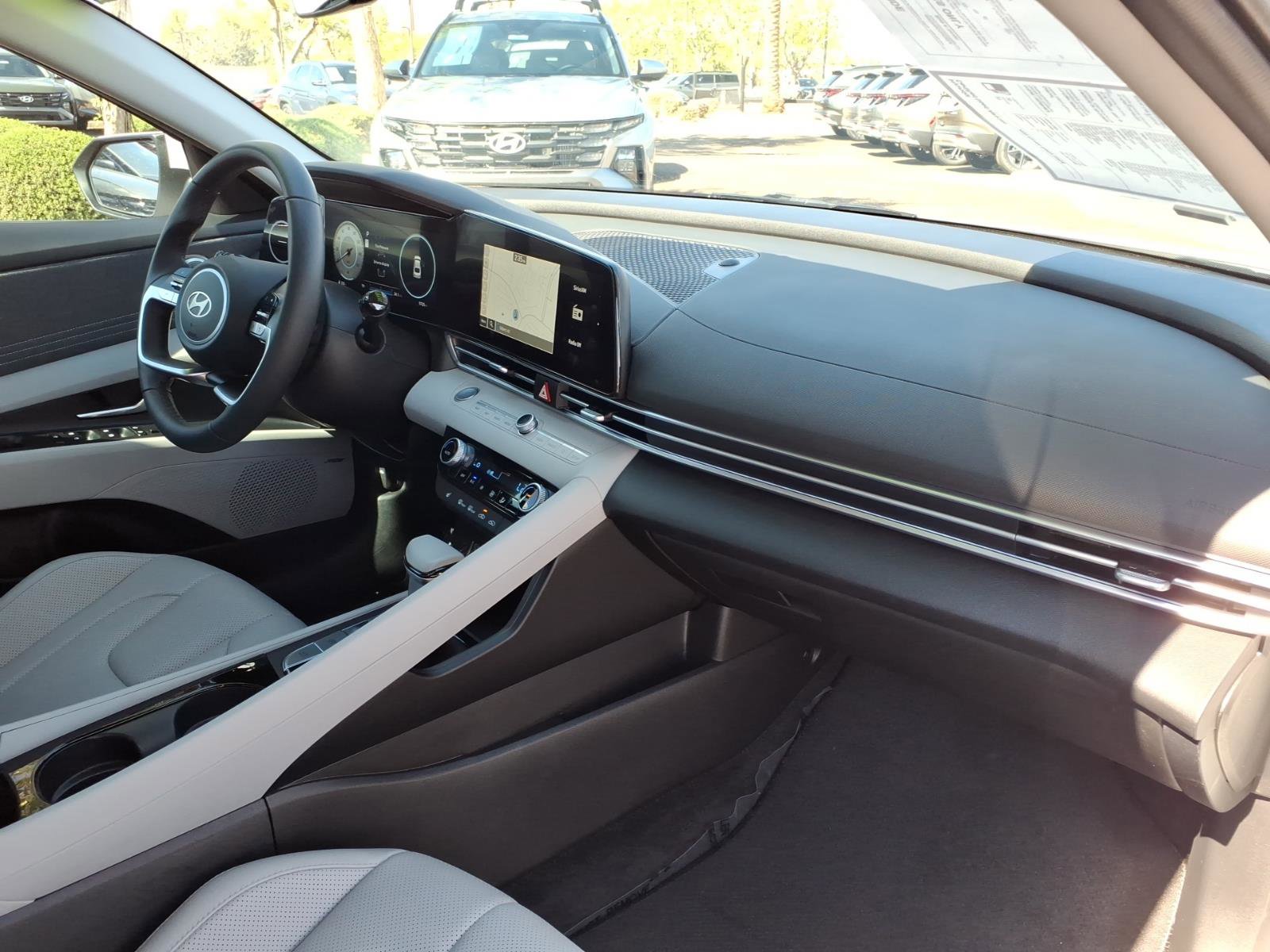 Certified 2025 Hyundai Elantra Limited image 11