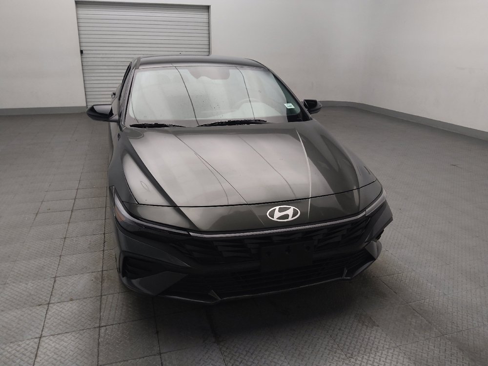 Used 2025 Hyundai Elantra Sport FWD image 14