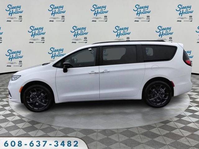 New 2026 Chrysler Pacifica Select AWD/4WD image 8