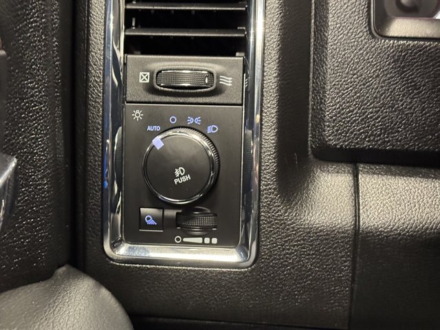 Used 2017 RAM 1500 Laramie w/ Convenience Group image 28